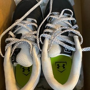 Under Armour boys cleats